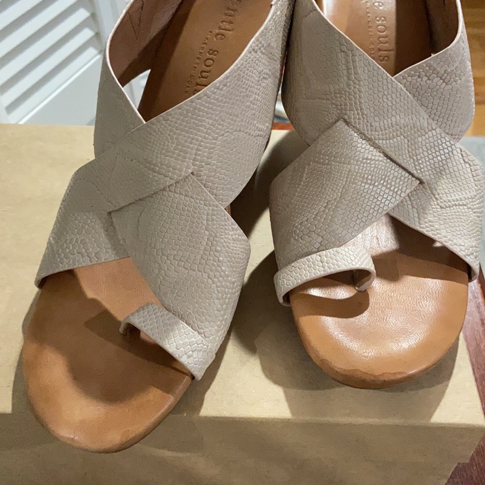 Comfort Soles wedge
